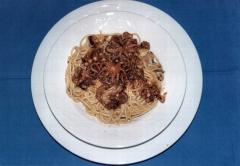 Spaghetti alla chitarra con moscardini e crema di asparagi