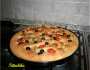 Pan pizza con pomodorini olive e origano (Tittabilo)