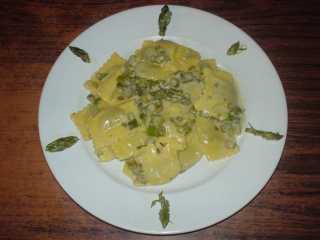 Ravioli in salsa di asparagi