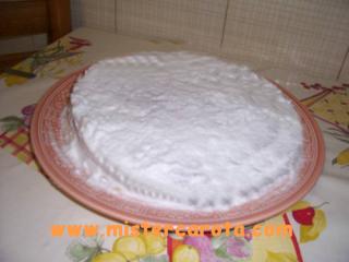 Torta al cacao meravigliao con glassa reale