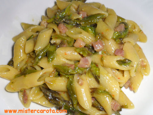 Mezze penne agli asparagi