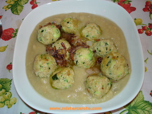 Canederli di ricotta e purea di fave secche