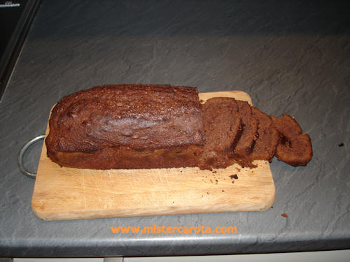 Plum cake al cacao con cuore di cioccolato