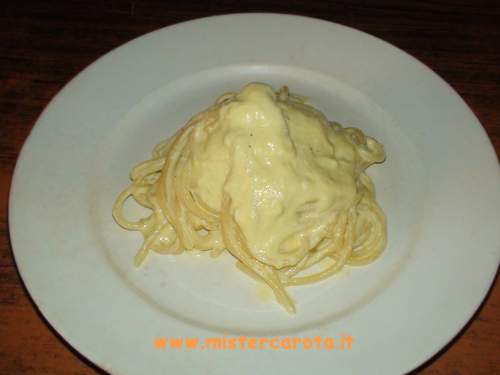 Spaghetti con crema di ricotta